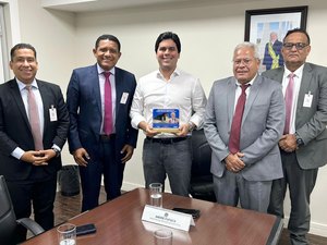 Prefeito de Palmeira e ministro do Esporte discutem inclusão do município em projetos do novo PAC