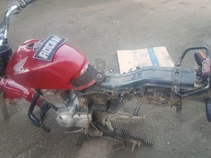 Carcaça de motocicleta roubada é recuperada em Arapiraca