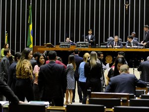 Câmara aprova projeto que altera Lei Maria da Penha