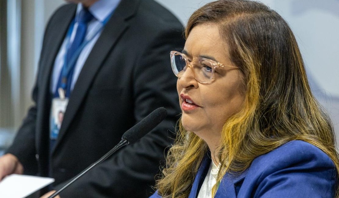 Senadora Eudócia Caldas comemora vacinação contra o câncer no Reino Unido