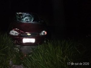 Motociclista perde o controle, invade contramão e colide em carro na AL 220