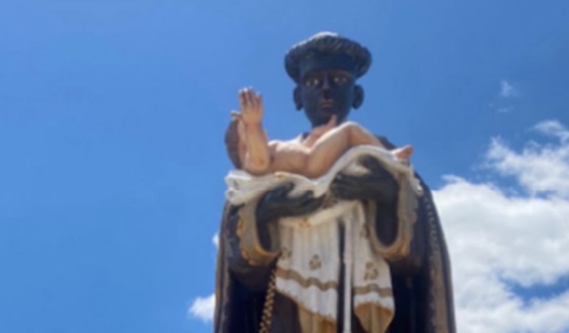 Prefeitura de Coité inaugura imagem de São Benedito em homenagem ao padroeiro