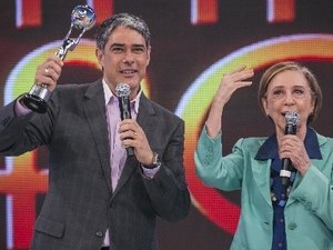 Jornalistas da Globo se sentiram obrigados a homenagear Bonner