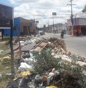 Descarte irregular de lixo em cruzamento movimentado gera problemas em Arapiraca 