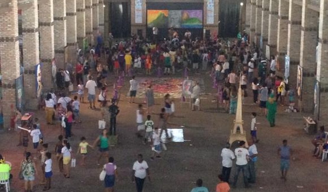 Campanha Fome de Leitura reúne 600 crianças no Rio