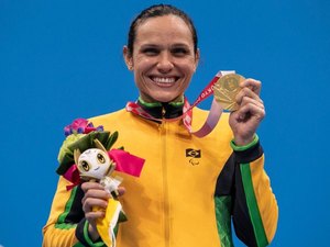 Tóquio: Carol Santiago fatura ouro e Gabriel Bandeira prata na natação