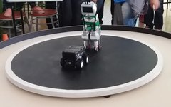 No dojô, robôs disputam o somô das máquinas criadas por estudantes do Ifal