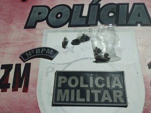 Jovem é preso com maconha no comércio do município de Jacuípe