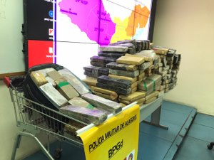 ‘Motorista’ preso com 250kg de maconha traficava a mando de detentos