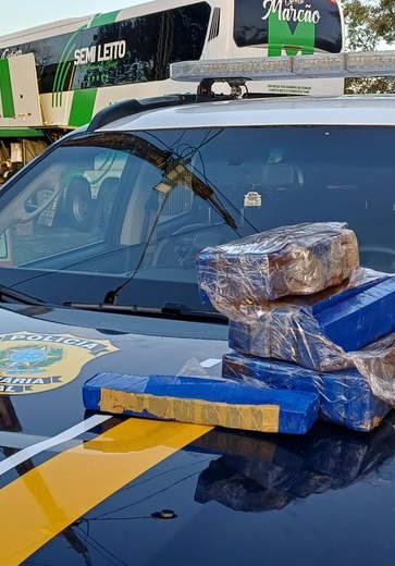 PRF prende homem com 12kg de maconha dentro de ônibus em São Sebastião