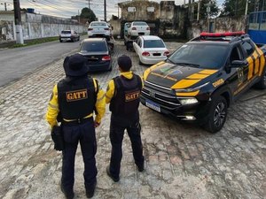 Colisão entre veículos deixa Av. Fernandes Lima com trânsito lento