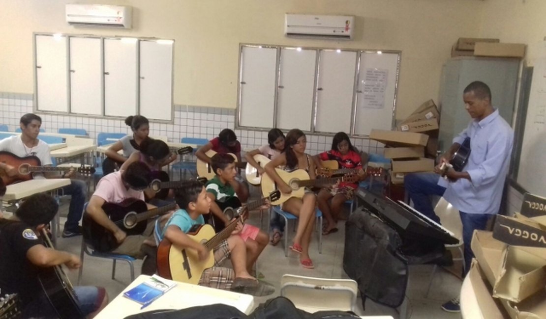 Projeto incentiva música a jovens em Arapiraca