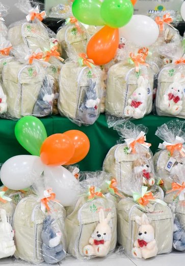 Prefeitura de Arapiraca realiza segunda entrega de enxovais do Projeto Mãe Arapiraquense