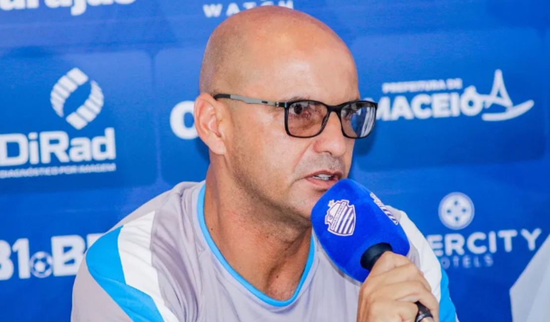 CSE anuncia técnico e atacante com passagem pelo CSA para temporada 2026
