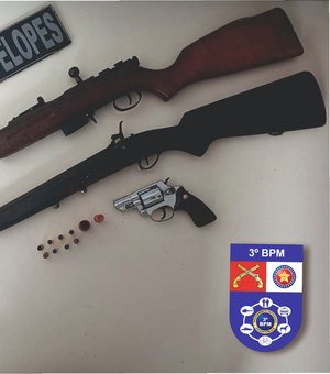 PM apreende armas e prende jovem de 21 anos suspeito por tentativa de homicídio contra padrasto em Feira Grande