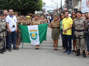 Prefeito acompanha desfile cívico militar em Arapiraca