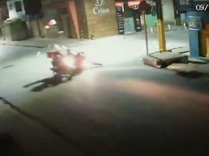 Vídeo mostra momento de colisão entre motos em cruzamento de São Luís do Quitunde