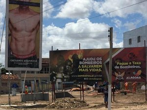 Prefeitura de Arapiraca afirma que vai retirar outdoors e placas de publicidade irregulares 