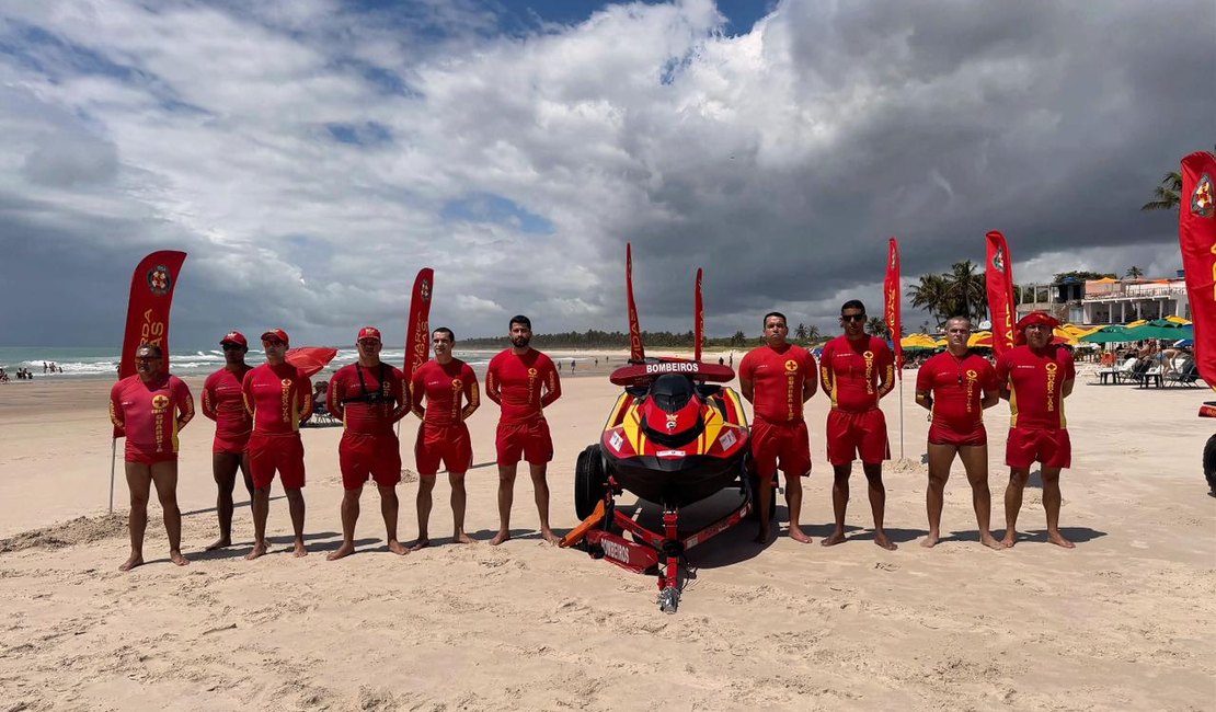 Fabio Costa entrega moto aquática ao Corpo de Bombeiros e reforça estrutura de salvamento no litoral de AL