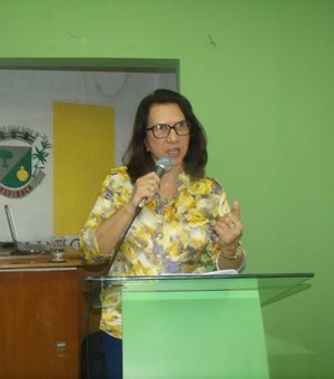 Câmara de Arapiraca homenageia com o título de Cidadã professora Rita