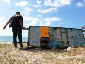 Convívio Social promove reordenamento de jangadas na orla da Ponta Verde