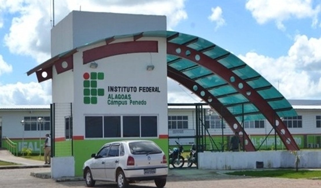 Campus do Ifal de Penedo é ocupado por estudantes