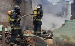 Casa pegou fogo em Marechal Deodoro