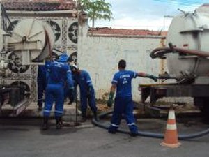 Cruz das Almas e Jacarecica: Casal inicia inspeção de esgotamento sanitário