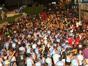 Bloco do comerciário inicia prévias carnavalescas de Penedo