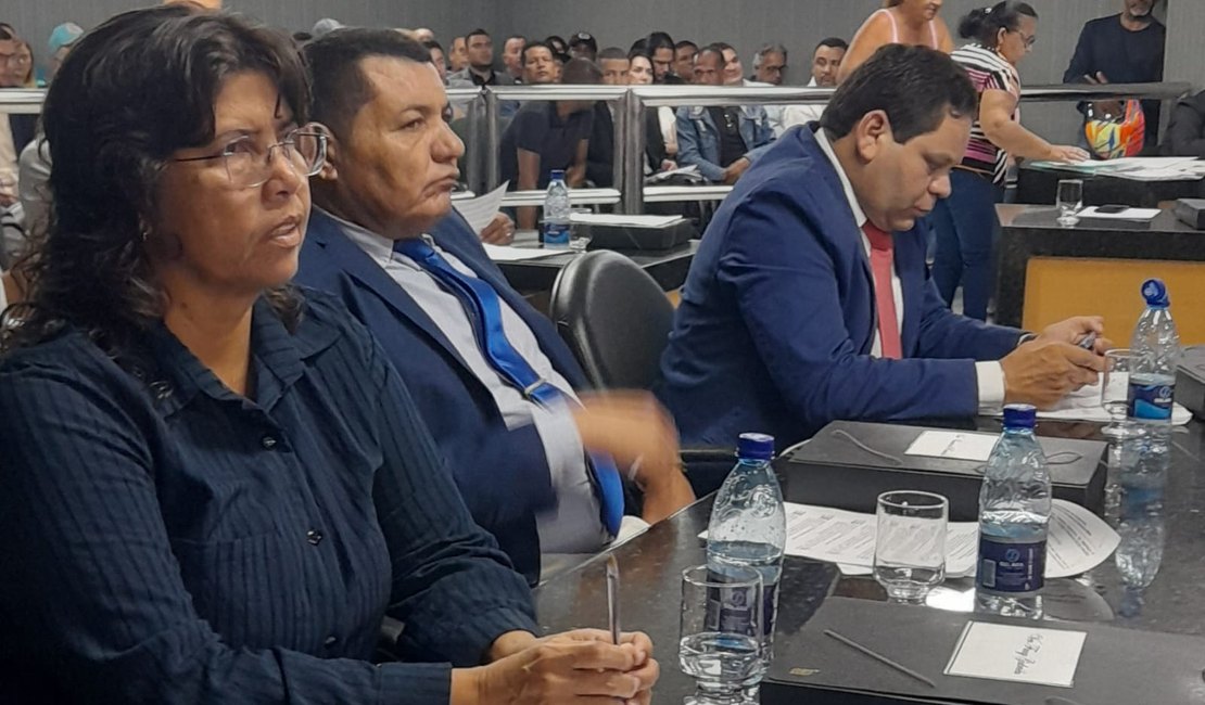 [Vídeo] Moradores reivindicam praça no residencial Jacarandá e vereadora solicita obra à Prefeitura