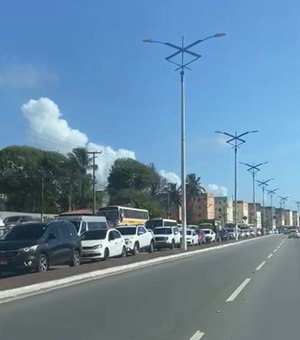 [Vídeo] Obra deixa Avenida Gustavo Paiva congestionada
