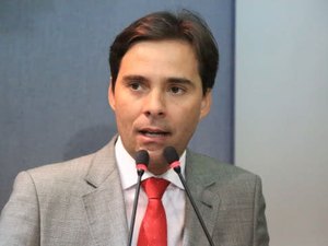 [Vídeo] Secretário de Prevenção à Violência se envolve em confusão no jogo do ASA