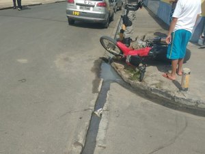 Colisão em cruzamento deixa motociclista ferido nesta terça-feira (02)