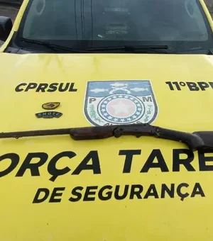 Em Penedo, suspeitos fogem ao perceber presença da polícia e deixam espingarda para trás