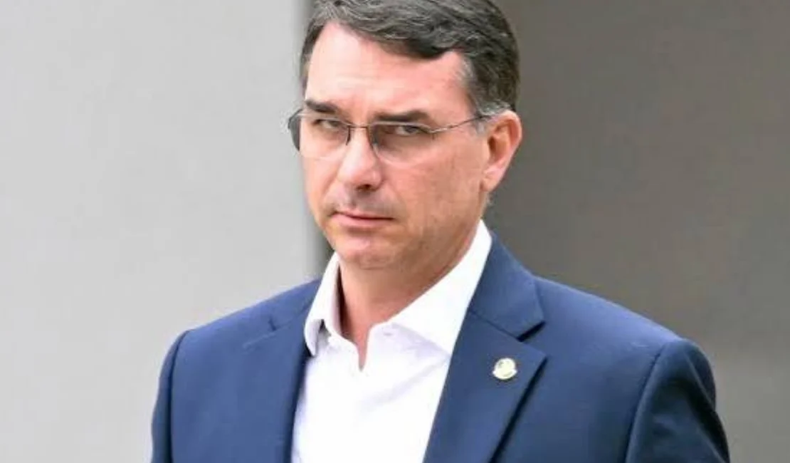 Campanha de Flávio contesta corregedor por decisão sobre 'Exército do Lula'