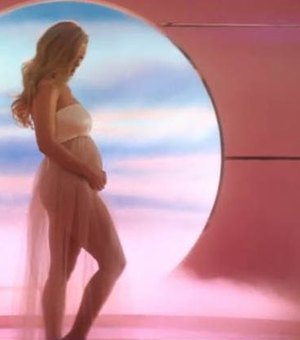 Grávida! Kate Perry lança clipe e confirma gravidez