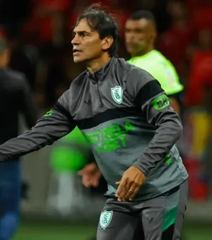 América-MG demite técnico após confirmação do rebaixamento para Série B