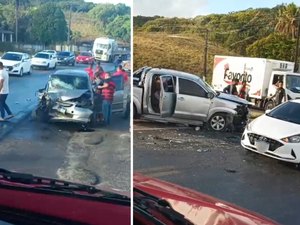 [Vídeo] Colisão frontal deixa uma pessoa gravemente ferida na BR-316, em Satuba