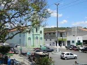 Veículo é encontrado queimado em Feira Grande