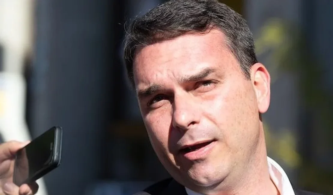 Flávio Bolsonaro diz que 'videozinho' dele com Vorcaro pode ser vazado