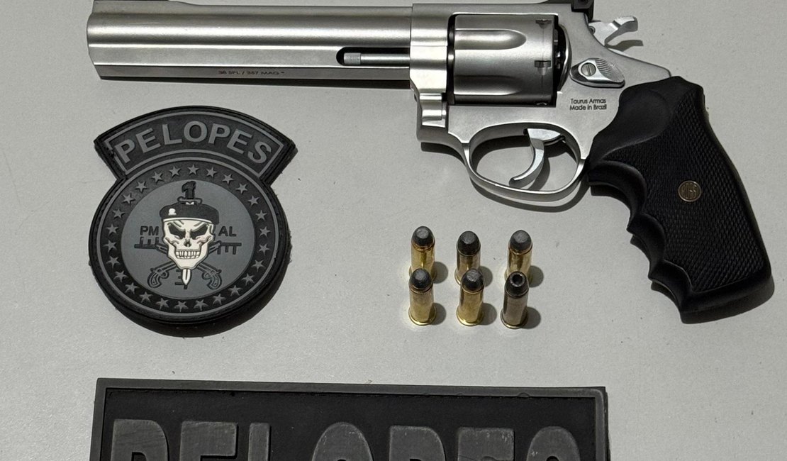 Motorista é preso portando arma de uso restrito no centro de Arapiraca