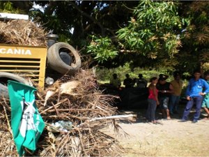 Camponeses ameaçam tocar fogo em máquinas do DER
