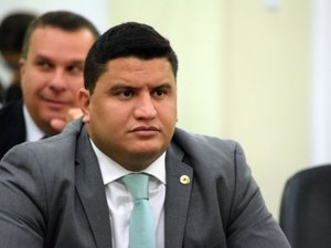 TRE cassa mandato de deputado estadual acusado de compra de votos