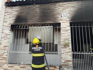 Incêndio é registrado em residência no município de Delmiro Gouveia