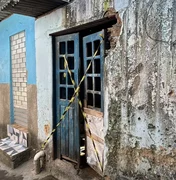 Incêndio atinge casa no bairro da Levada e morador é resgatado por vizinhos
