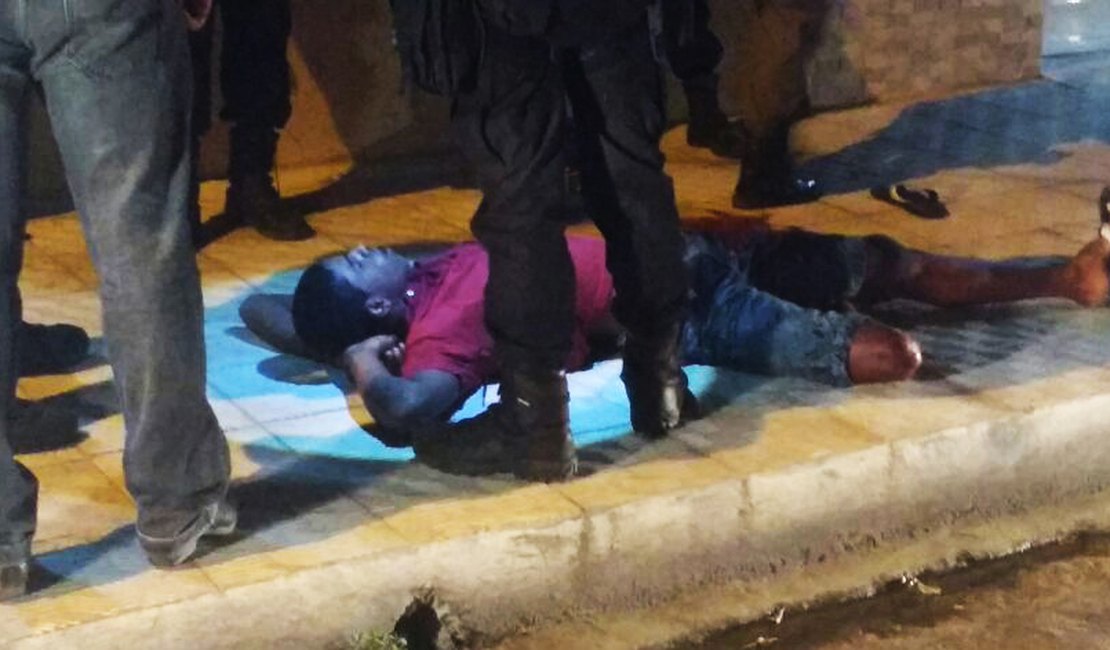 Criminosos são baleados após atirarem contra policial militar 