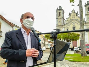 Prefeito Ronaldo Lopes anuncia o maior aumento salarial  para servidores da Educação