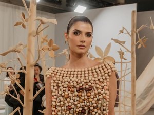 Primeira-dama prestigia trabalho de estilista maceioense no São Paulo Fashion Week