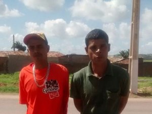 Polícia prende dupla com moto roubada em Arapiraca