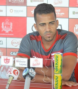 Júnior desfalca o CRB, mas Wellington Carvalho e Guilherme Souza voltam após suspensão